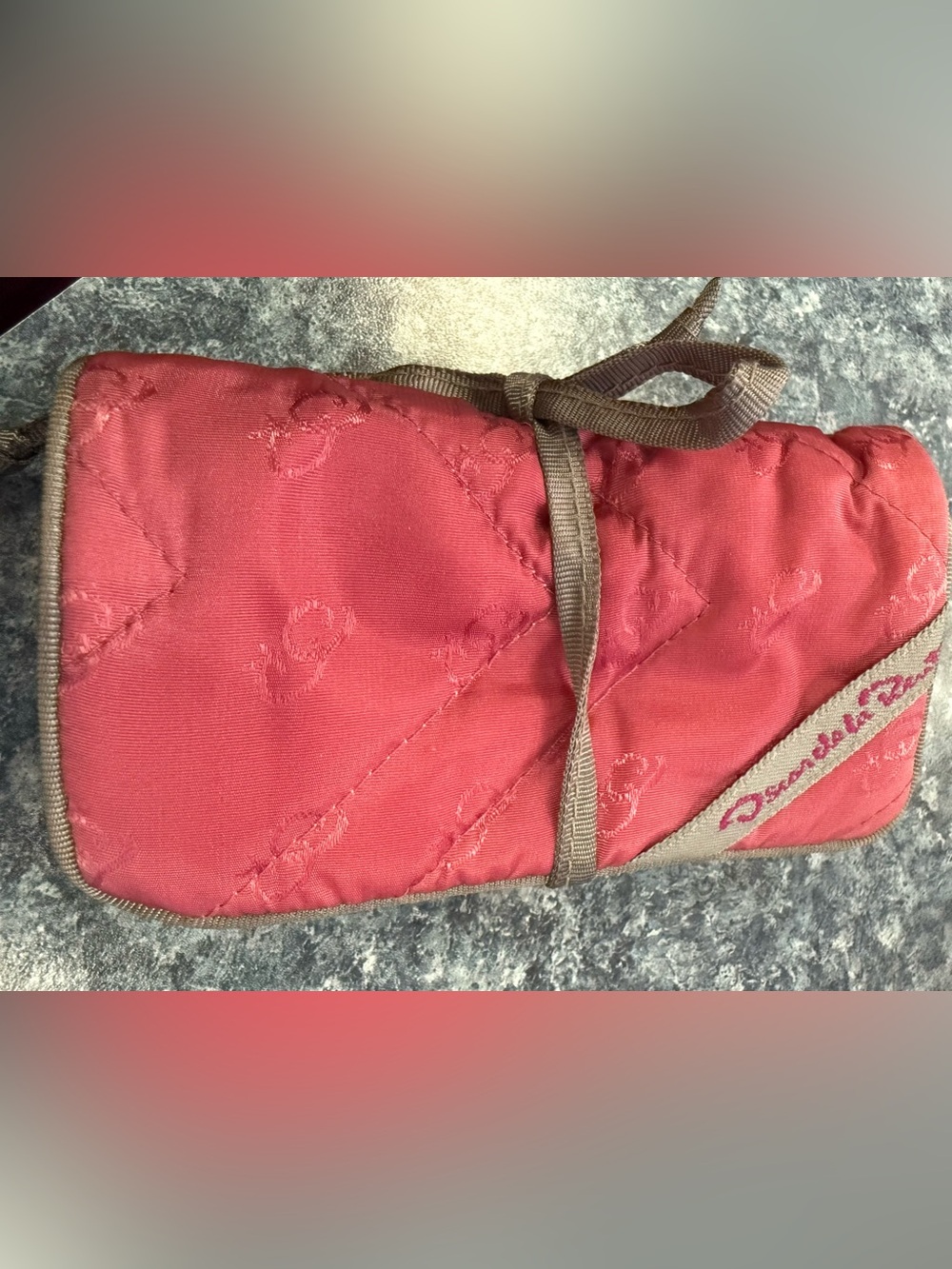 Oscar DeLarenta- Quilted Pink travel jewelry roll/storage- excellent vintage!
